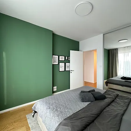 Apartment Vyhlad Na Mesto, 24. Poschodie, Free Parking *